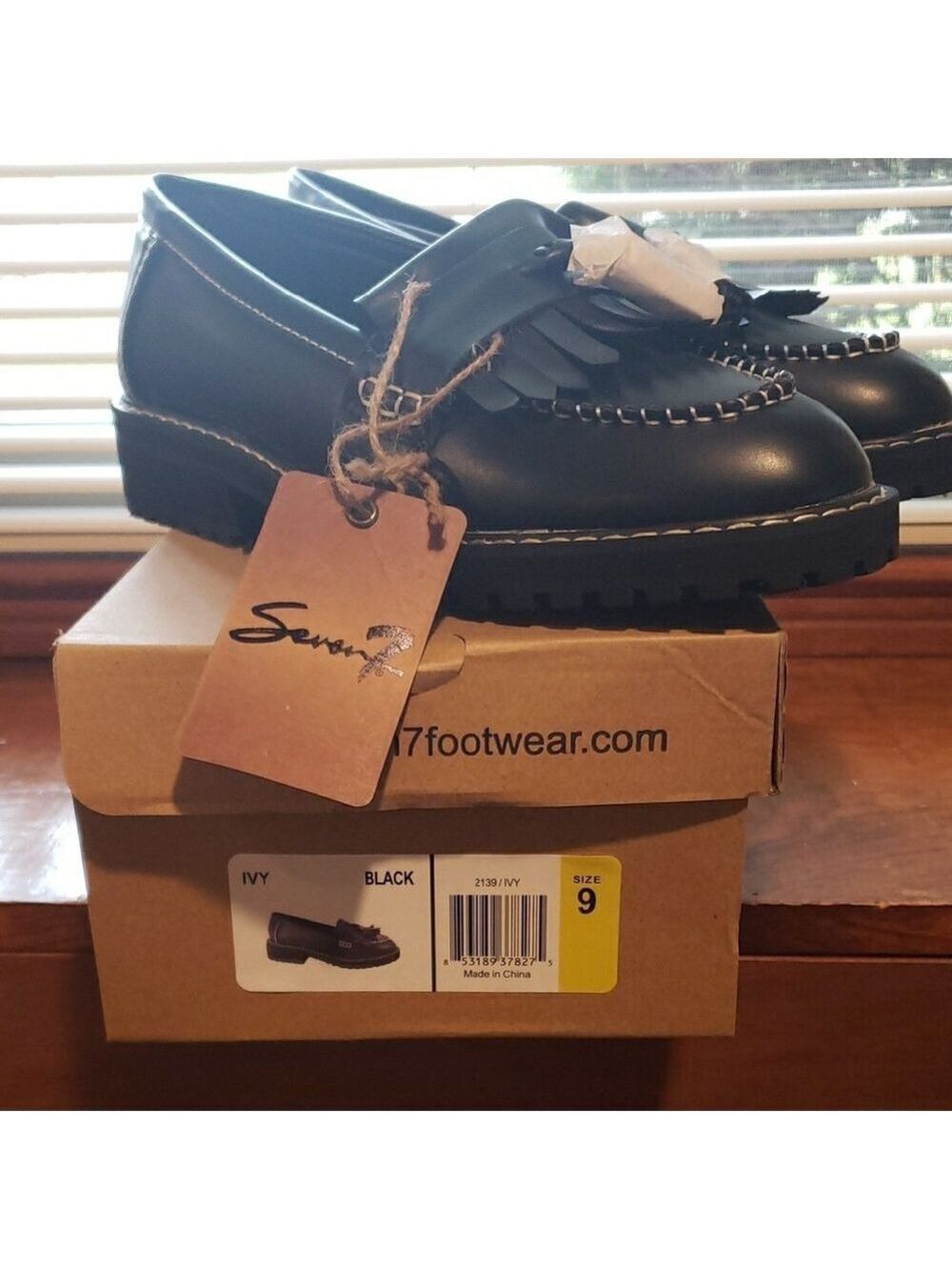 New In Box Seven7 Black Loafers with Lug Sole And Fringe Detail - Picture 2 of 7